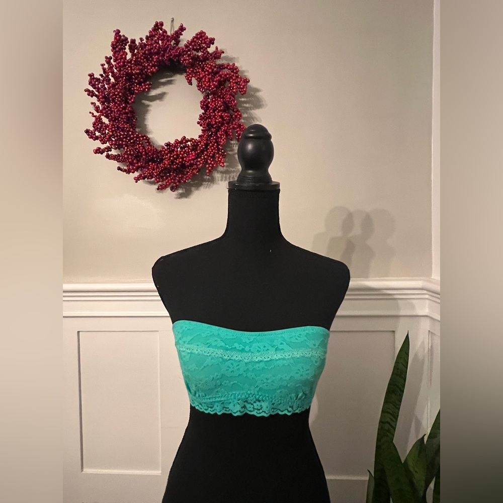 Hollister Gilly Hicks Lace Bandeau Bralette